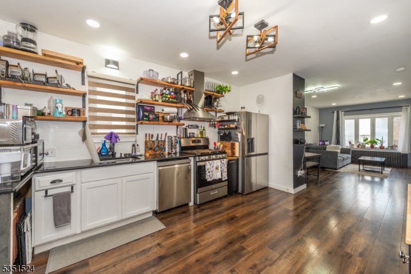 SINGLE FAMILY RENTAL - Residential Lease