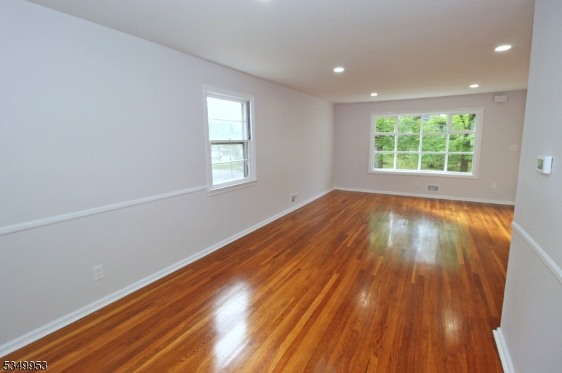 209 Pleasant Ave
