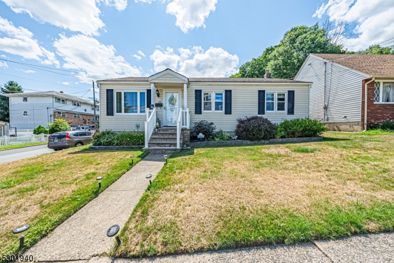 View Hawthorne Boro, NJ 07506 house