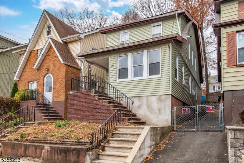 279 Smith St