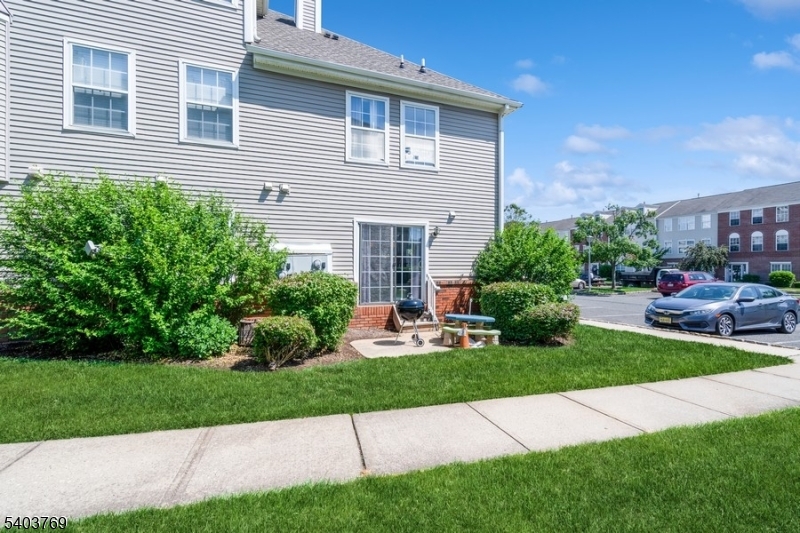 La Mer, LaMer - Residential Lease