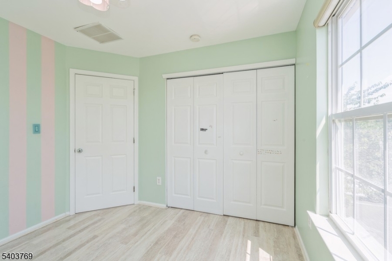 La Mer, LaMer - Residential Lease