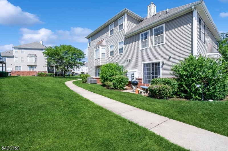 La Mer, LaMer - Residential Lease