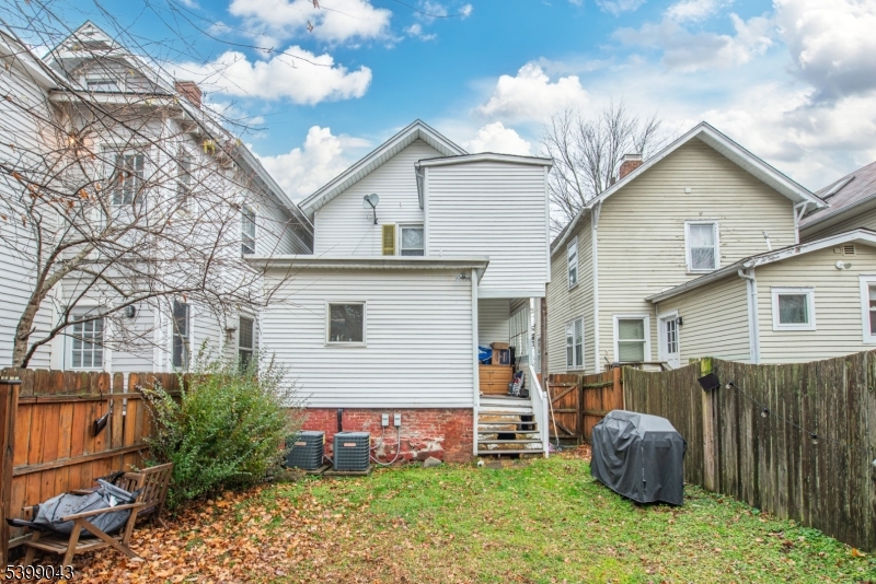 in town - Residential Lease