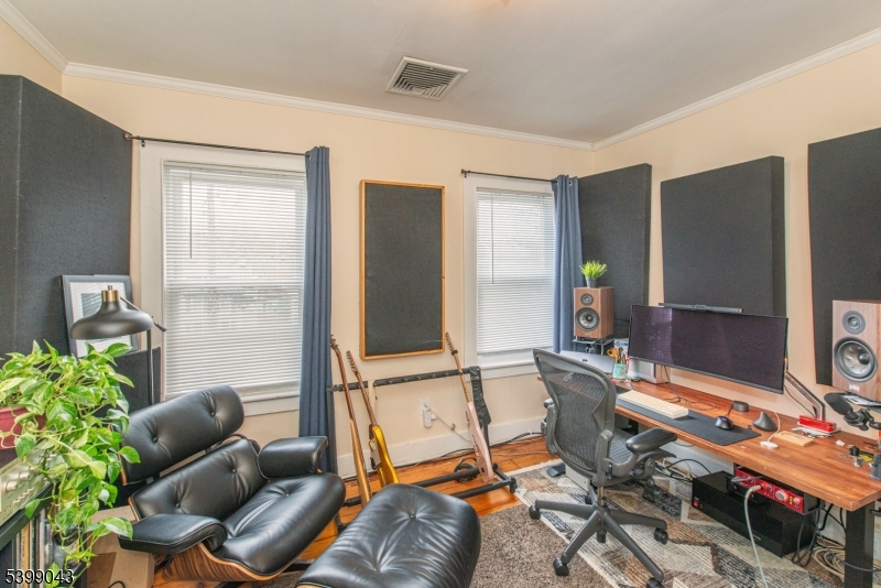 in town - Residential Lease