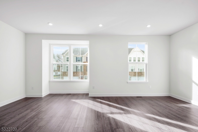 Mountain Ridge - Residential