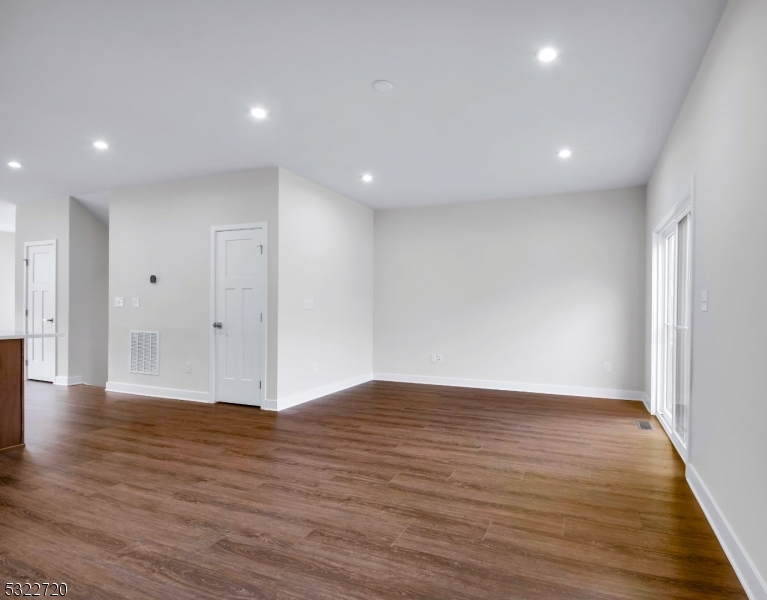 Mountain Ridge - Residential