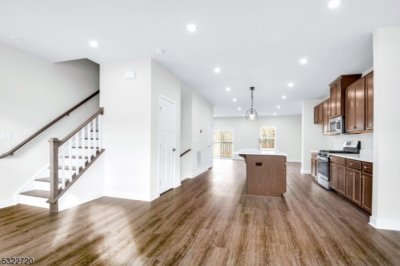 Mountain Ridge - Residential