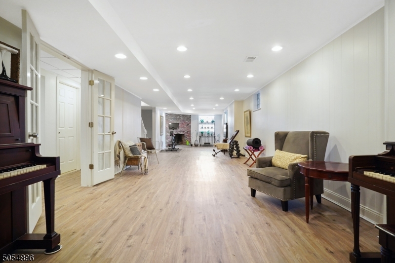 Upper Washington - Residential
