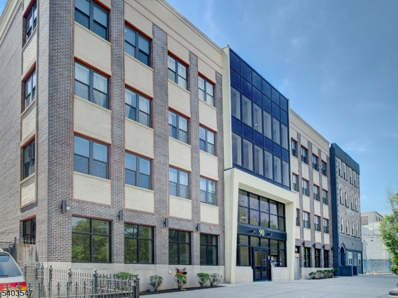 Lofts at Lincoln Park - Residential