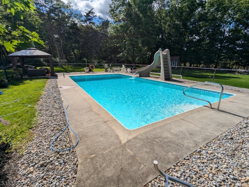 Bridgewater Twp., New Jersey 08807, United States, 3 Bedrooms Bedrooms, ,2 BathroomsBathrooms,Residential,Active,139418