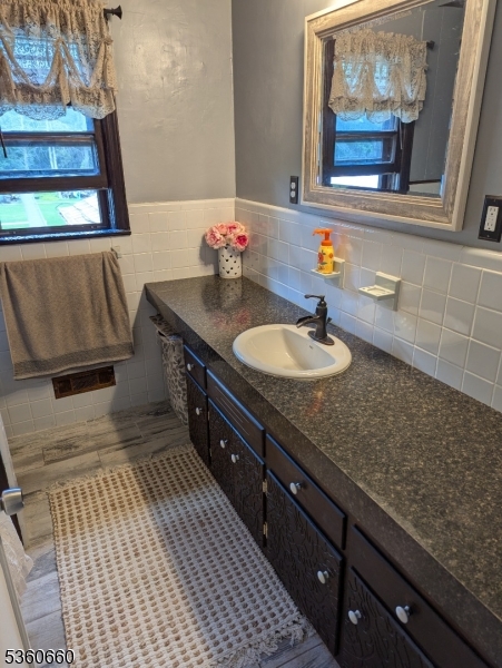 Bridgewater Twp., New Jersey 08807, United States, 3 Bedrooms Bedrooms, ,2 BathroomsBathrooms,Residential,Active,139418