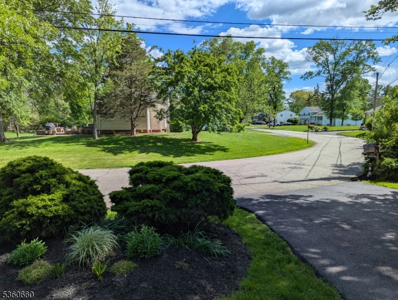 Bridgewater Twp., New Jersey 08807, United States, 3 Bedrooms Bedrooms, ,2 BathroomsBathrooms,Residential,Active,139418