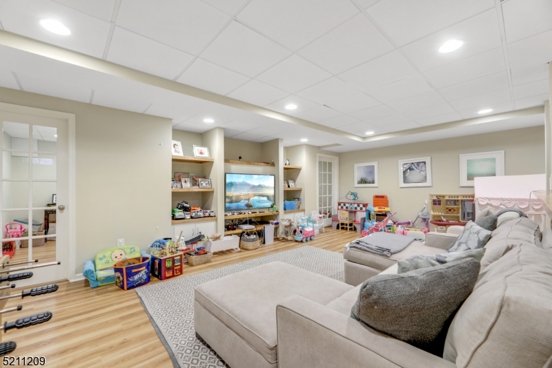 Rolling Hill - Residential