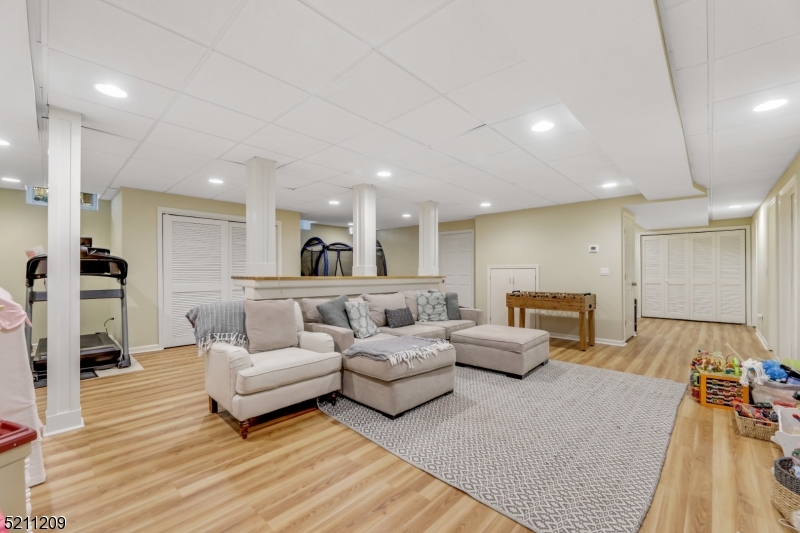 Rolling Hill - Residential