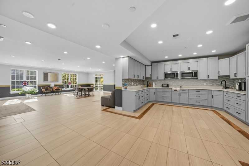 Fox Crest - Residential