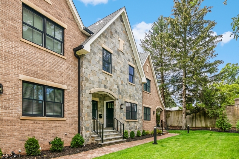 Downtown Summit - Residential