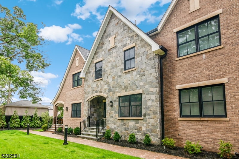 Downtown Summit - Residential