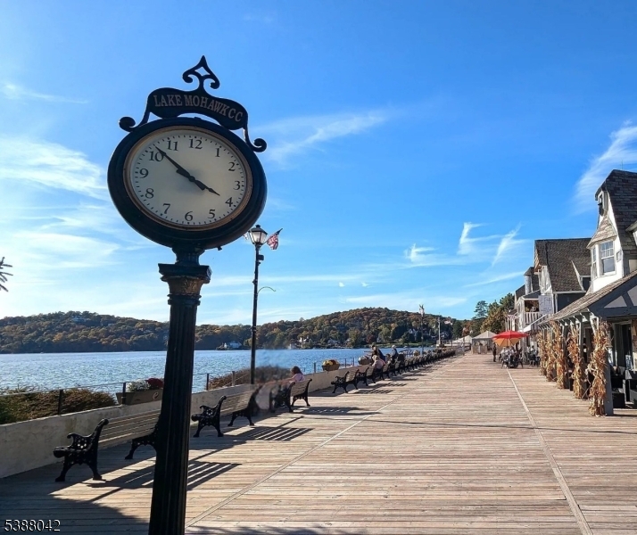 LAKE MOHAWAK - Residential