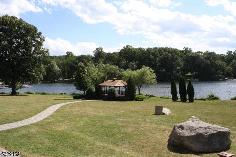 WHITE MEADOW LAKE - Residential