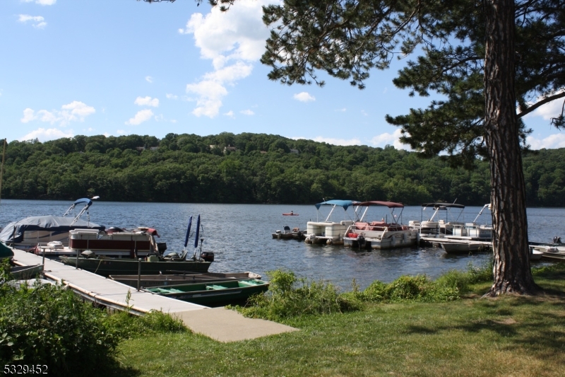 WHITE MEADOW LAKE - Residential