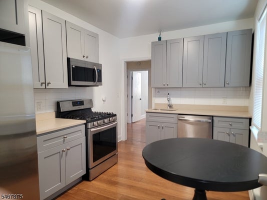 24 E PRICE ST, LINDEN, NJ 07036 - Image e4da89eaa2e34bdb7e8c8216d2bda8b4/4166270410