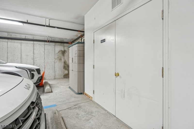 Four Seasons - Residential