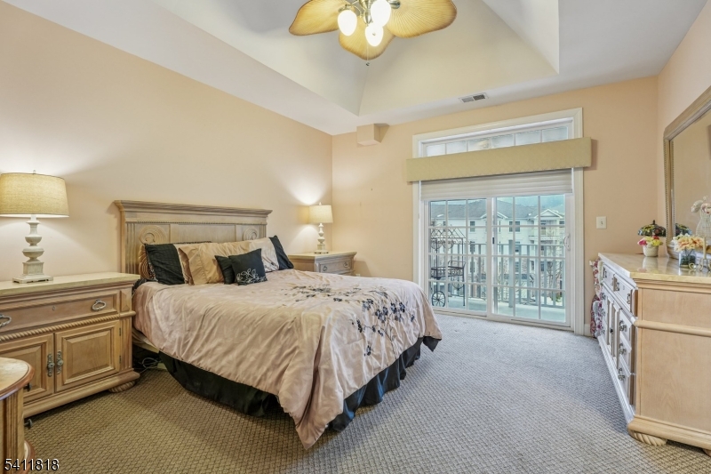 Four Seasons - Residential