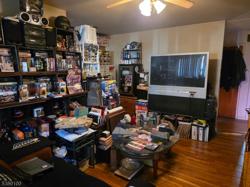 MANOR II - Residential