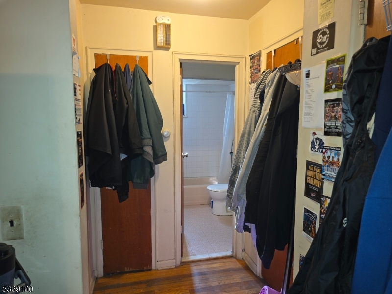 MANOR II - Residential