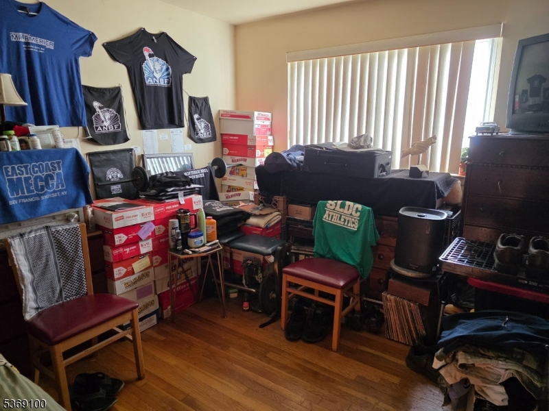 MANOR II - Residential