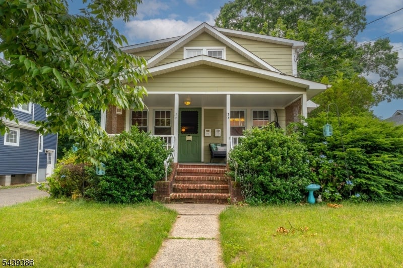 Photo 1 of 18 — 72 Minerva Ave, Hawthorne Boro, NJ 07506