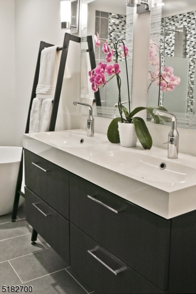 Knollcrest - Residential