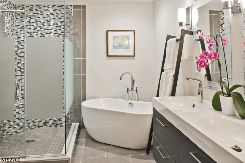 Knollcrest - Residential