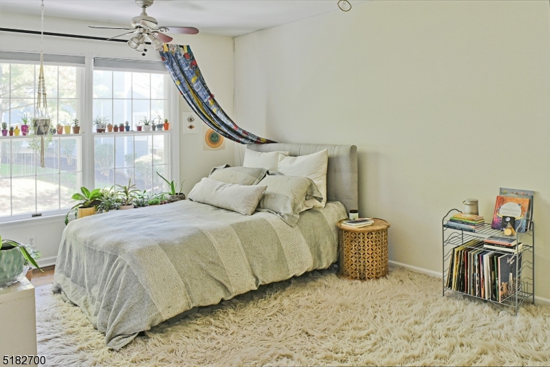 Knollcrest - Residential