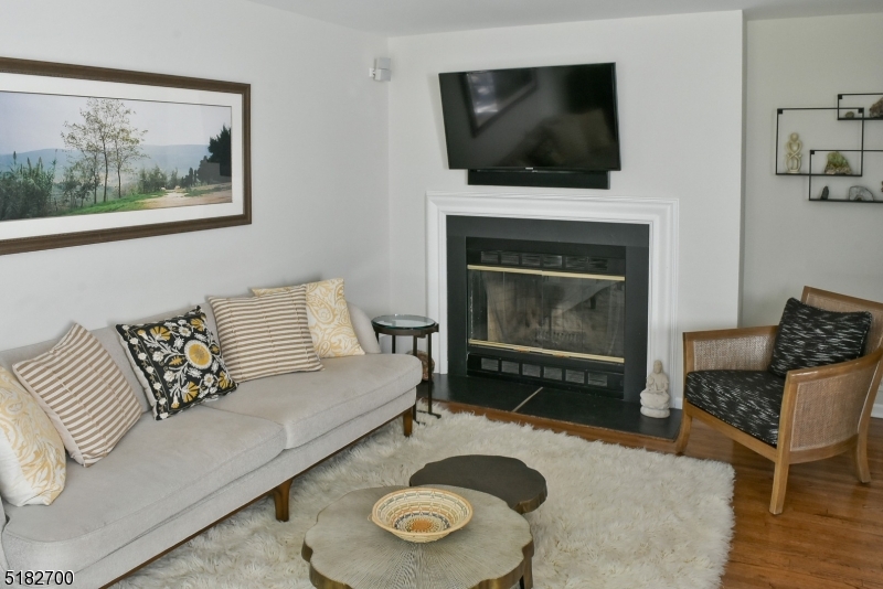 Knollcrest - Residential