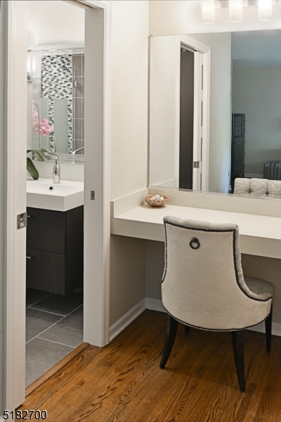 Knollcrest - Residential