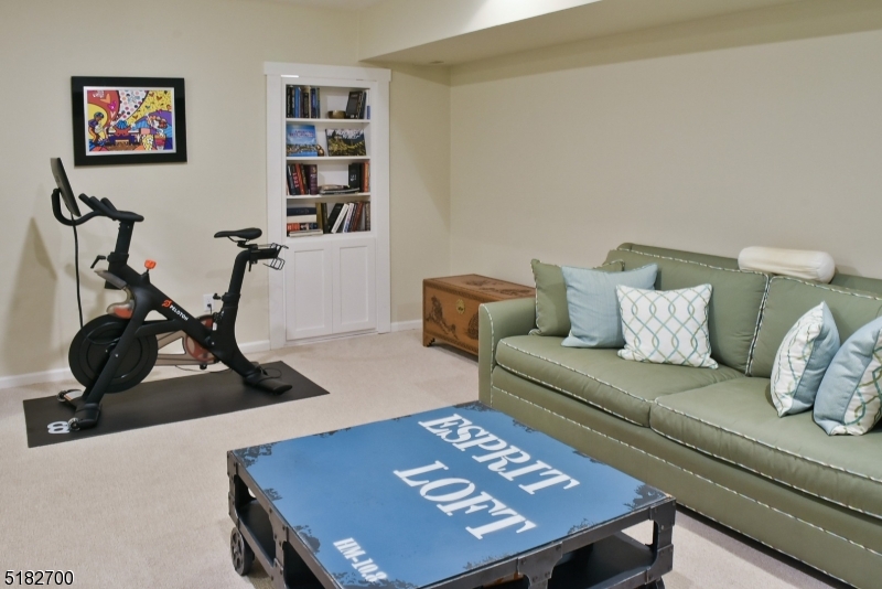 Knollcrest - Residential