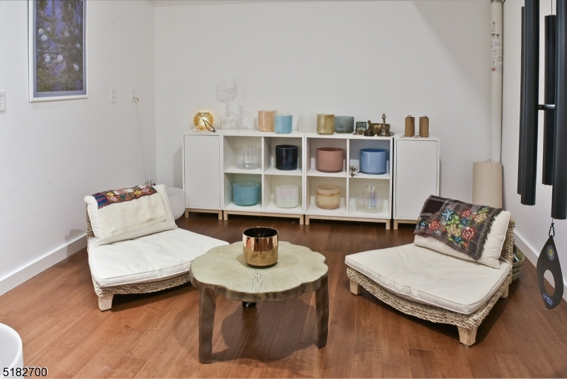 Knollcrest - Residential