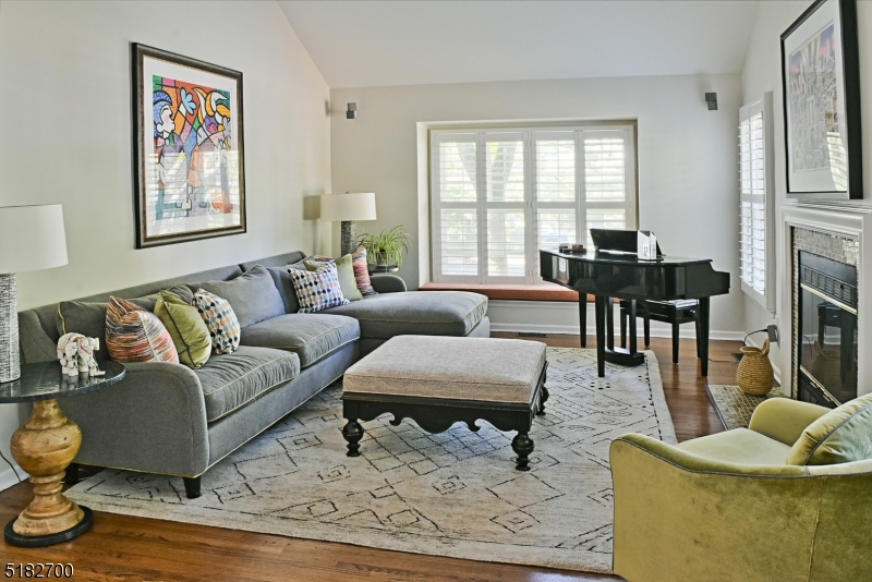 Knollcrest - Residential