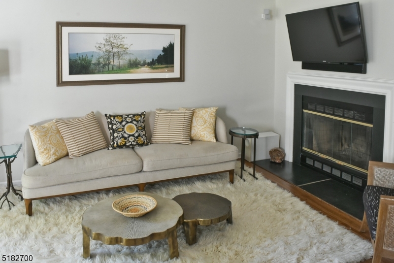 Knollcrest - Residential