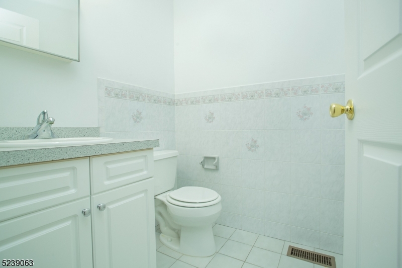 Glenmont Commons - Residential Lease