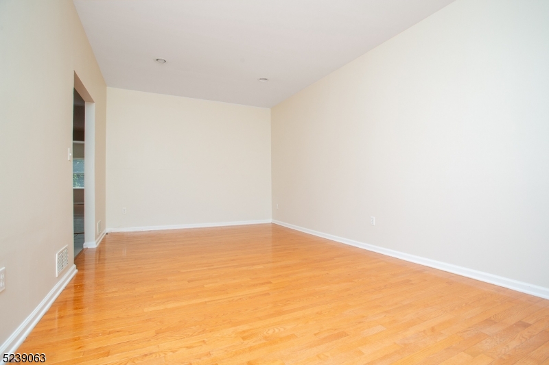 Glenmont Commons - Residential Lease