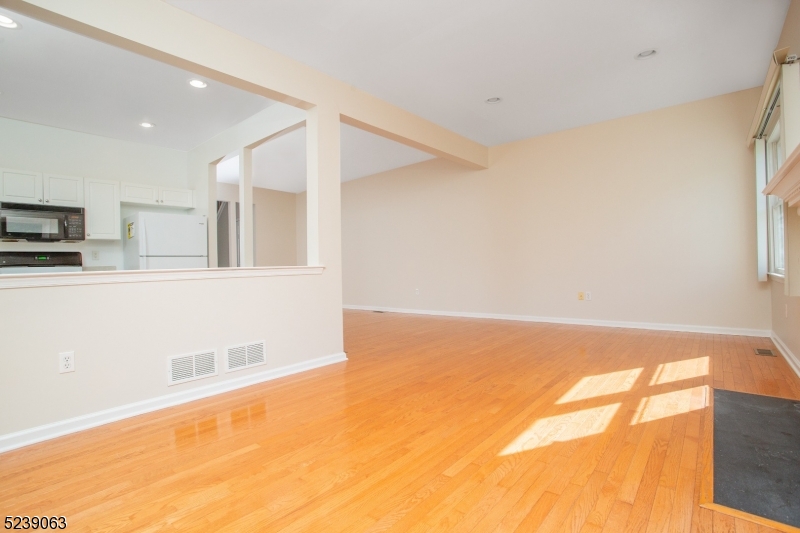 Glenmont Commons - Residential Lease