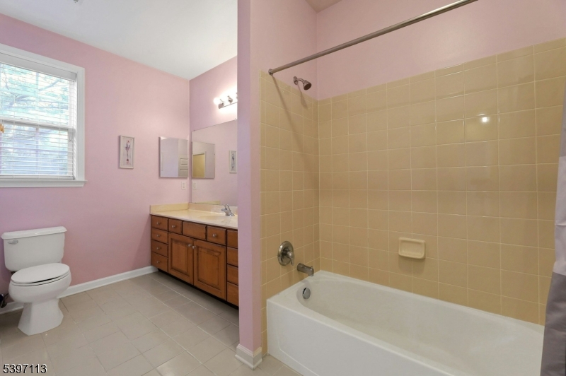 Four Seasons - Residential