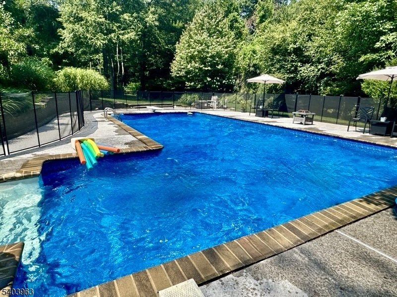 HUNTERDON RIDGE - Residential