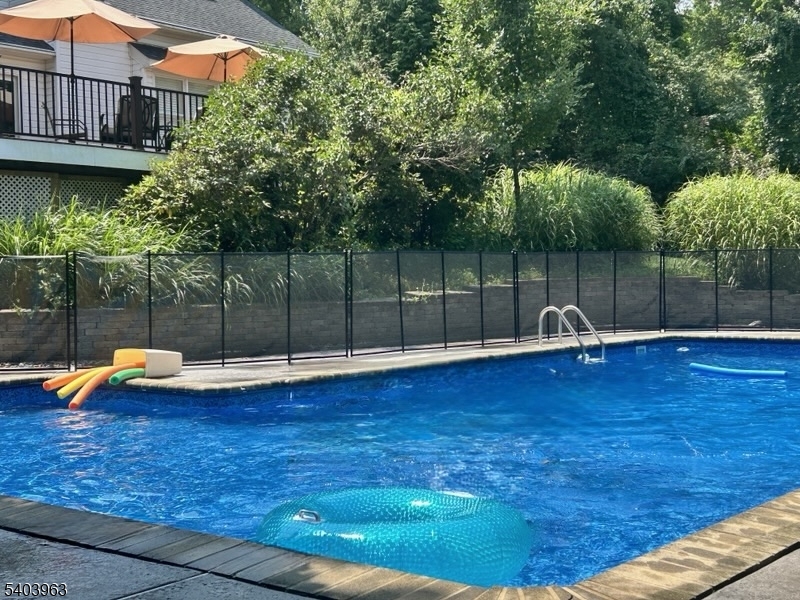 HUNTERDON RIDGE - Residential