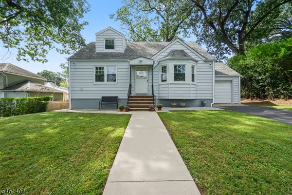 15 OAK RIDGE AVE, NUTLEY, NJ 07110 - Image e5c07cc1cb7cf109d25a53554833e5b4/3000768211