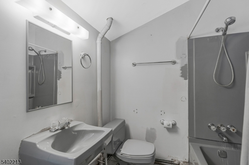 Three Bridges - Residential