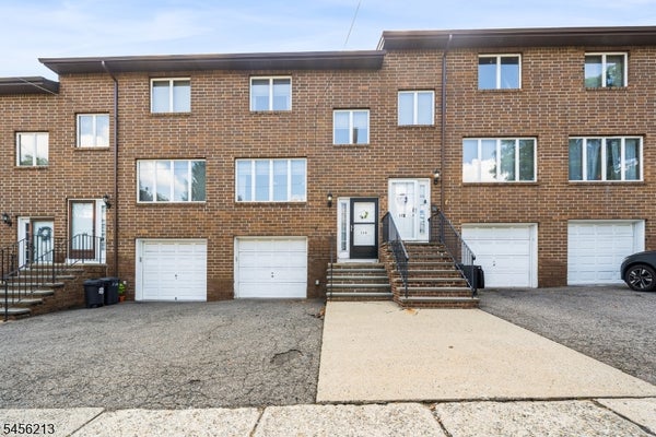 146 MAIN ST # A04, EAST RUTHERFORD, NJ 07073 - Image e60b50e33d2fd3dad6207fcfaa74afe9/2183046992